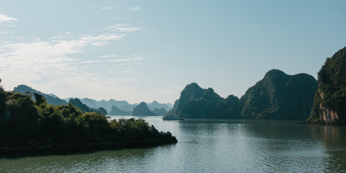Vietnam Halong Bay Bucht Bootfahrt