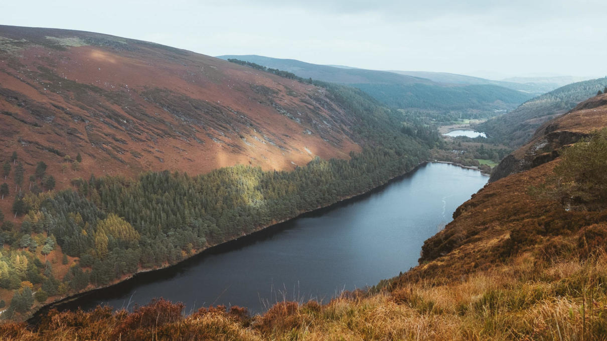 Irland Glendalough Monastery Wandern Upper Lake
